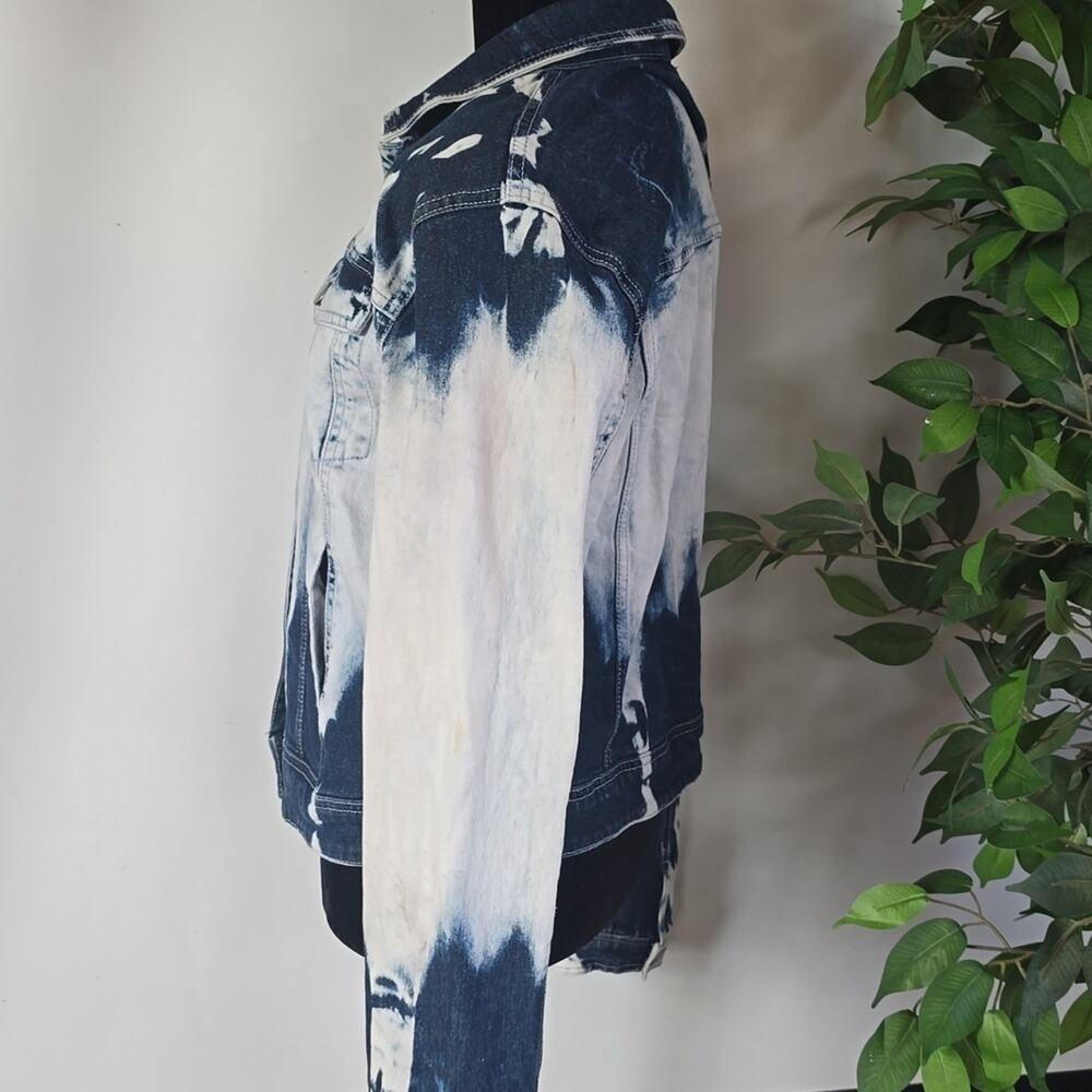 AFRM Blue and White Denim Jacket - Picture 2 of 7